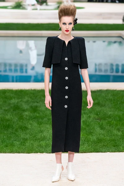 Look 12